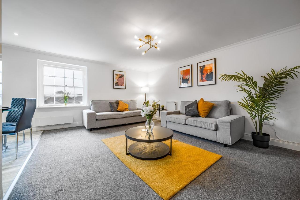 Modern, City Centre -2 Bedroom Apartments レディング エクステリア 写真